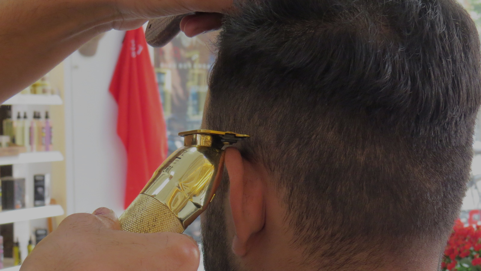 
              Knippen met of zonder afspraak.            